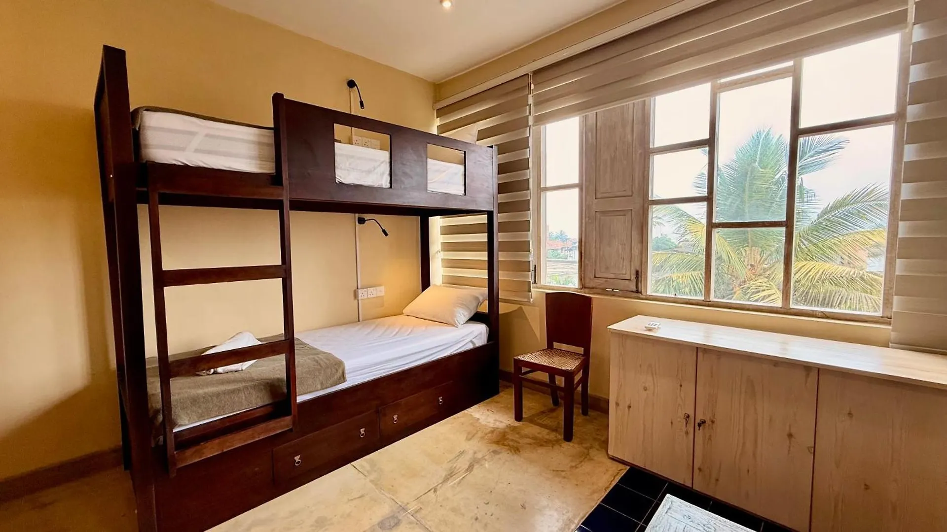 Coza Ceylon Hotel Dehiwala-Mount Lavinia