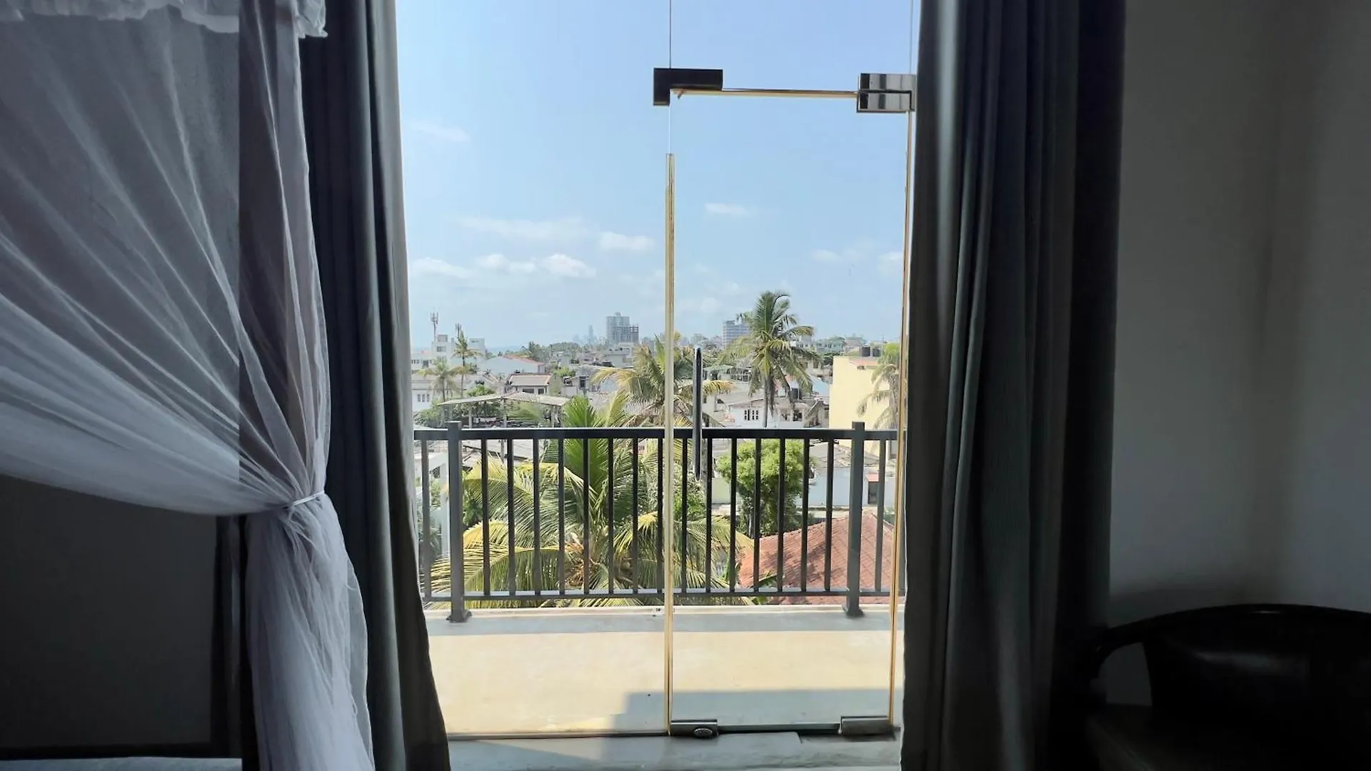 Coza Ceylon Hotel Dehiwala-Mount Lavinia