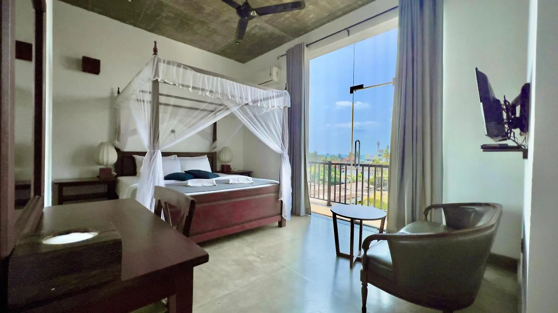 Coza Ceylon Hotel Dehiwala-Mount Lavinia